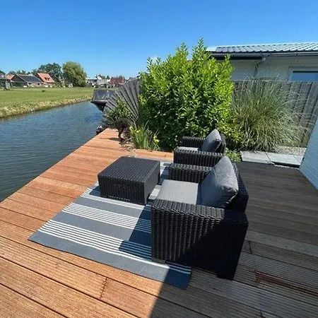 Apartment Tami Direkt Am Wasser Mit Eigenem Bootsanlegesteiger Wervershoof