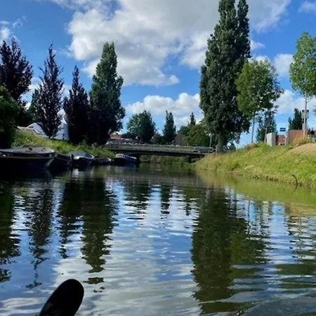 Apartment Tami Direkt Am Wasser Mit Eigenem Bootsanlegesteiger Wervershoof